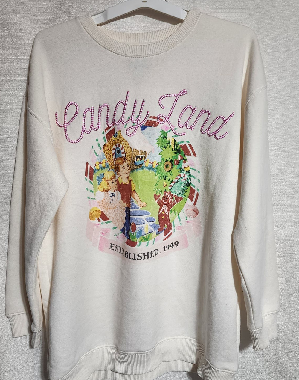 Candy land white sweatshirt men's medium